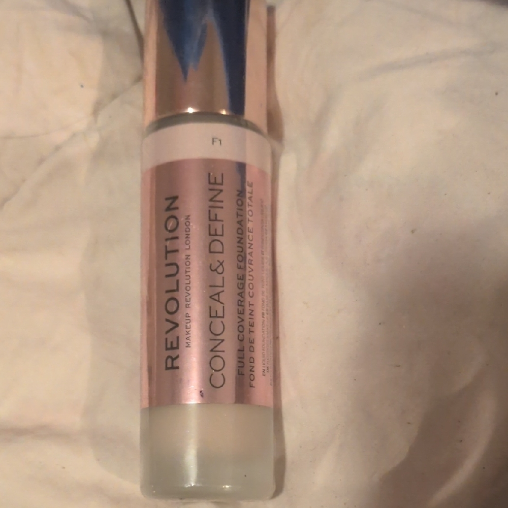 Revolution Conceal & Define Full Coverage Foundation - Cream